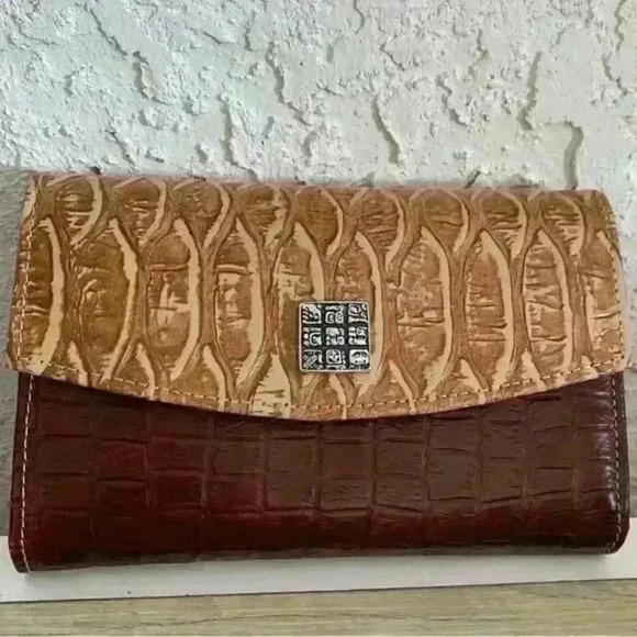 Alejandra's Women's Brown Large Leather Croc Wallet Versatile Chain Loops NWOT - Picture 3 of 12